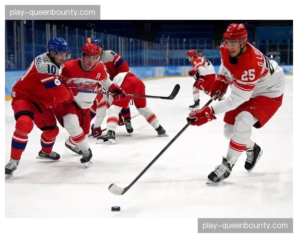 美国男子冰球队6-3逆转丹麦，保持冬奥小组赛不败战绩