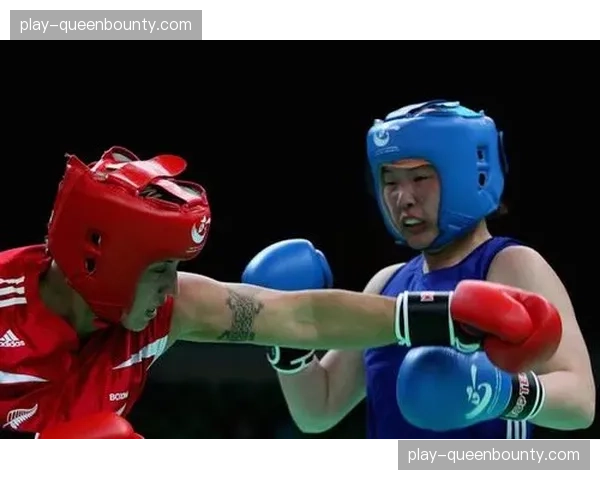 医务监督因拳手眉骨严重撕裂而在第八回合提前终止比赛